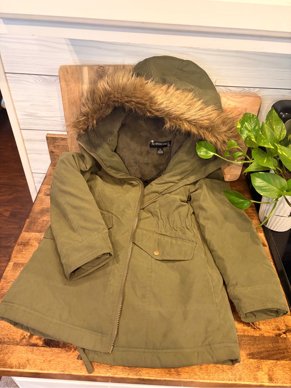 Rothschild Olive Hooded Puffer Coat with Faux-Fur Trim